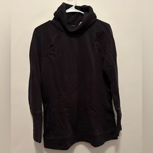 Large Lululemon women’s turtleneck sweatshirt